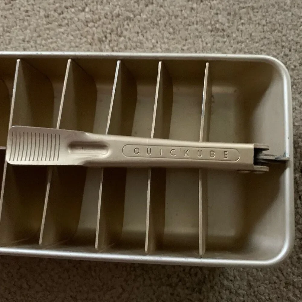 Frigidaire Quickube 16 Cube Metal Ocean Cube Tray